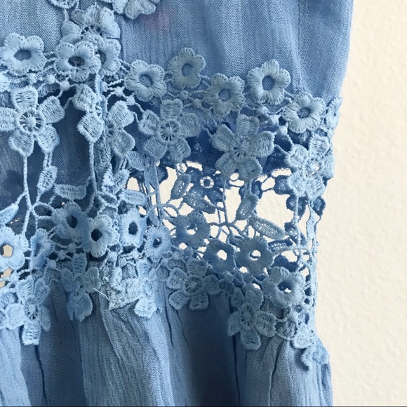 LIGHT BLUE FLIRTY LACE DRESS - Picture 6 of 7